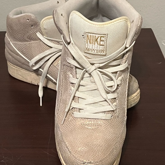 Nike Textured Cream High-Tops - Picture 4 of 4